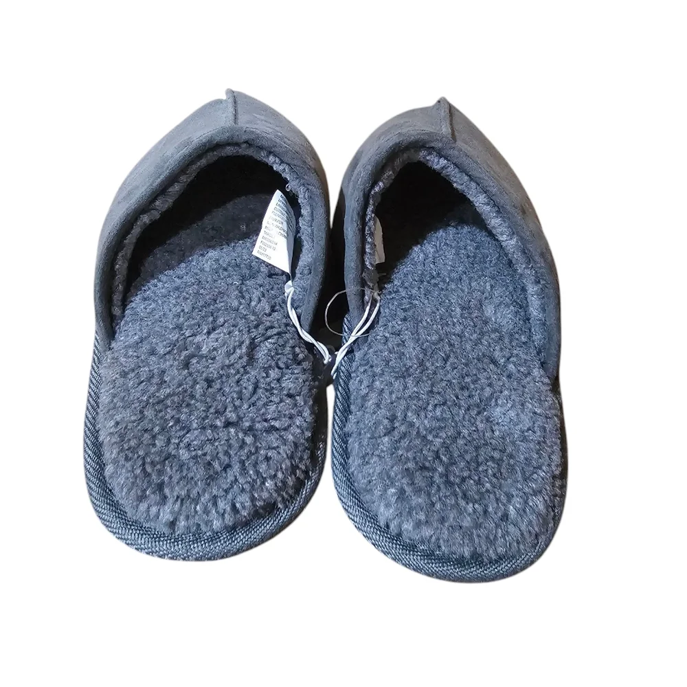 NWOT Boys Cozy Gray Slippers‎ Size 2/3